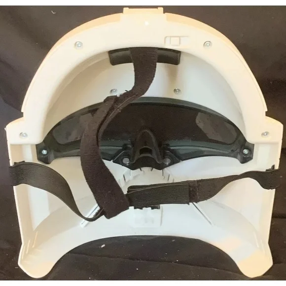 Hasbro 2011 Storm Trooper Helmet Face Mask Halloween Costume Animated L